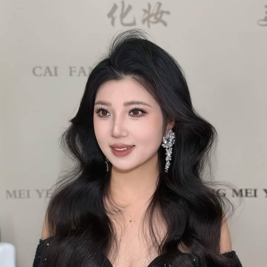 汉中学化妆美甲的宝妈