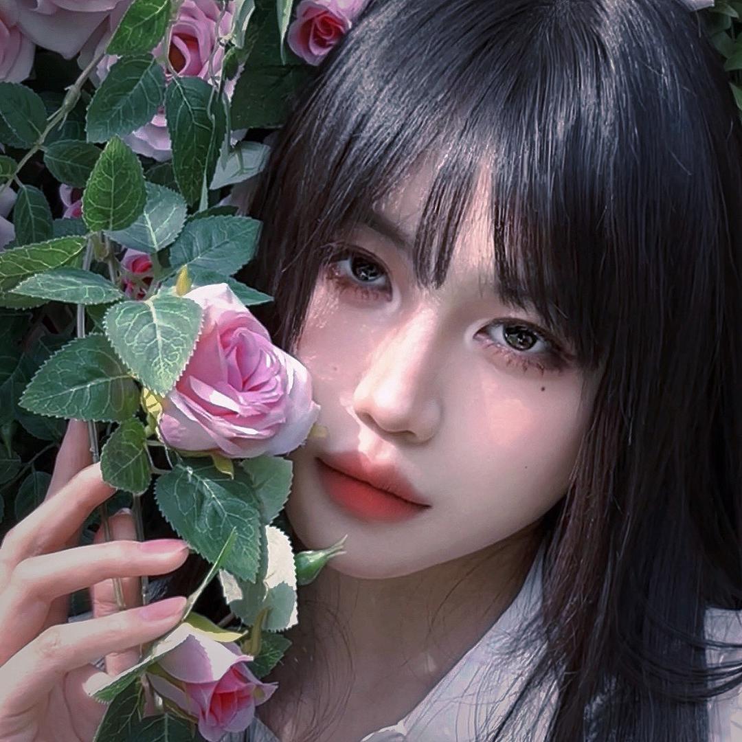 不知名蛇妹
