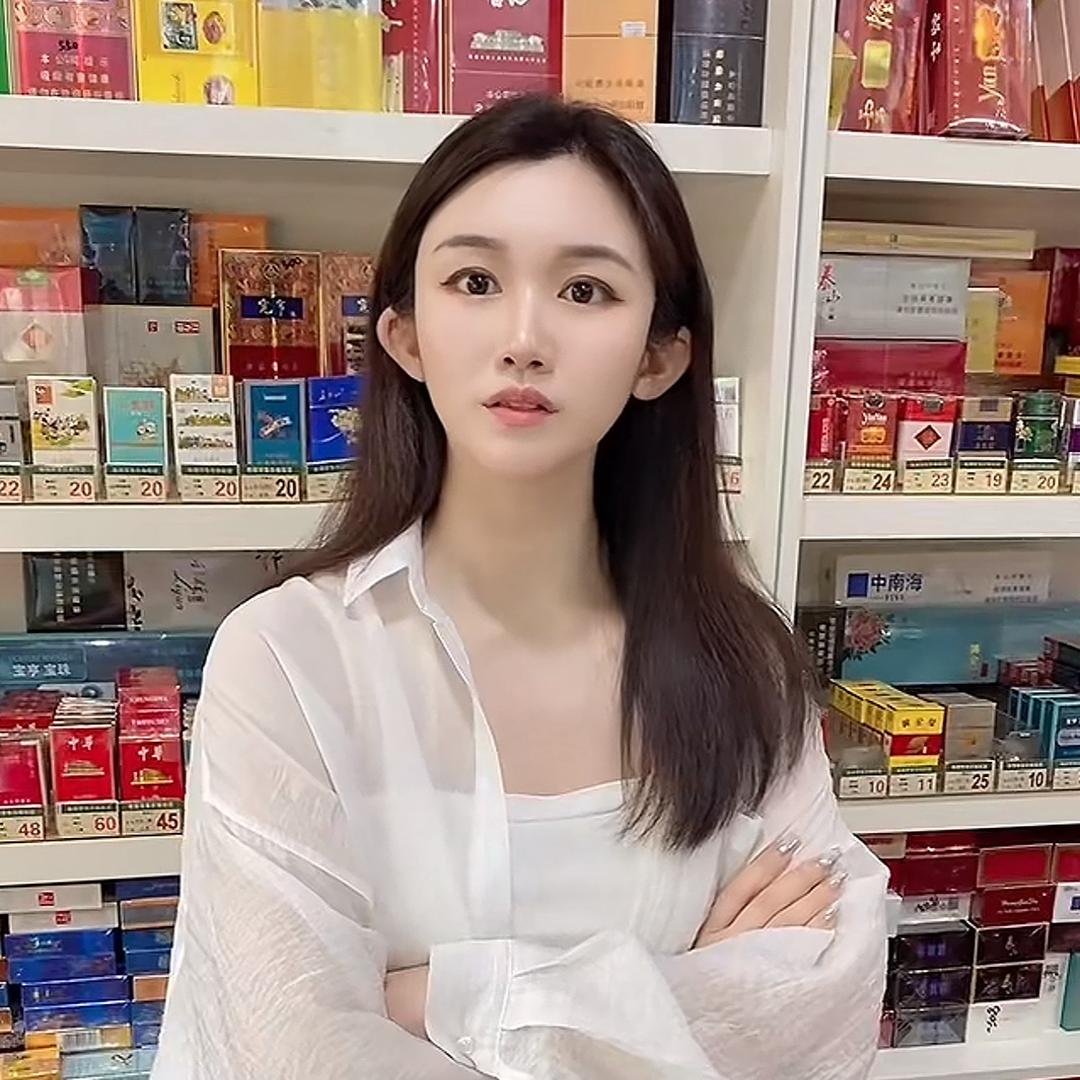 便利店老板娘小婷