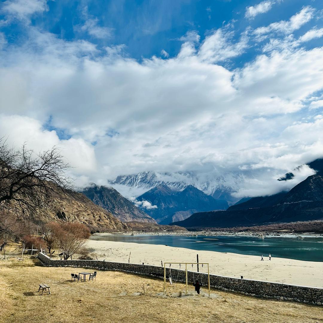 🐻俩佰斤瘸腿胖子