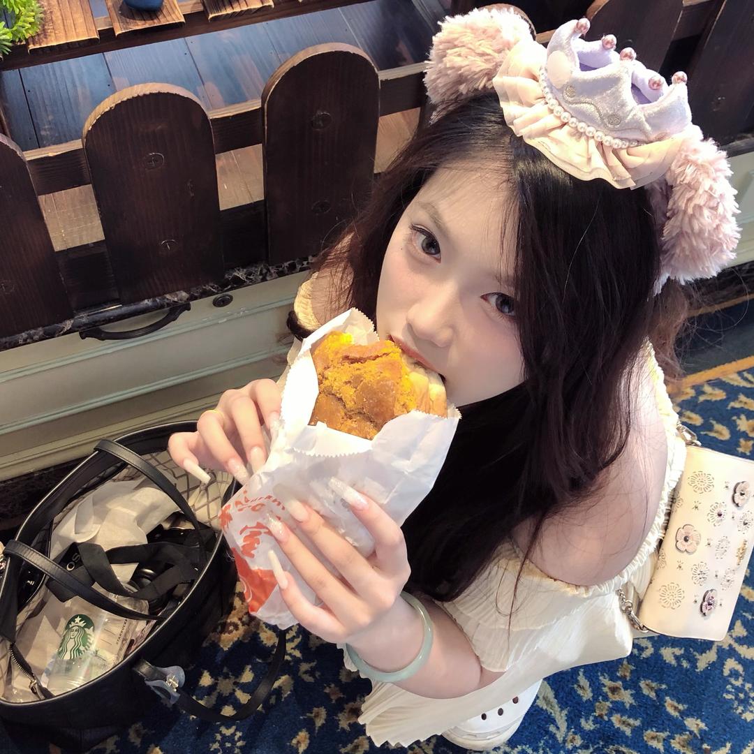 椰星愉鱼