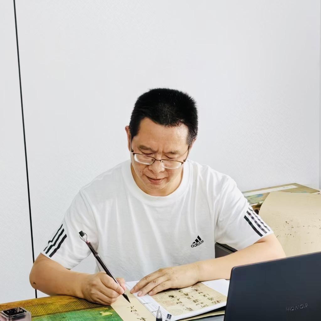 玉峰山人