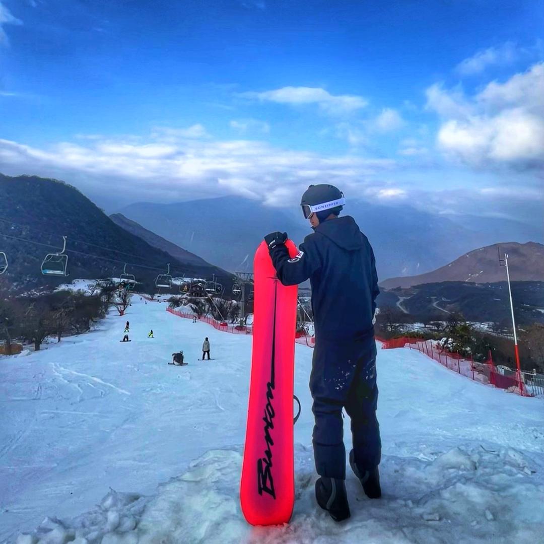 滑雪张同学