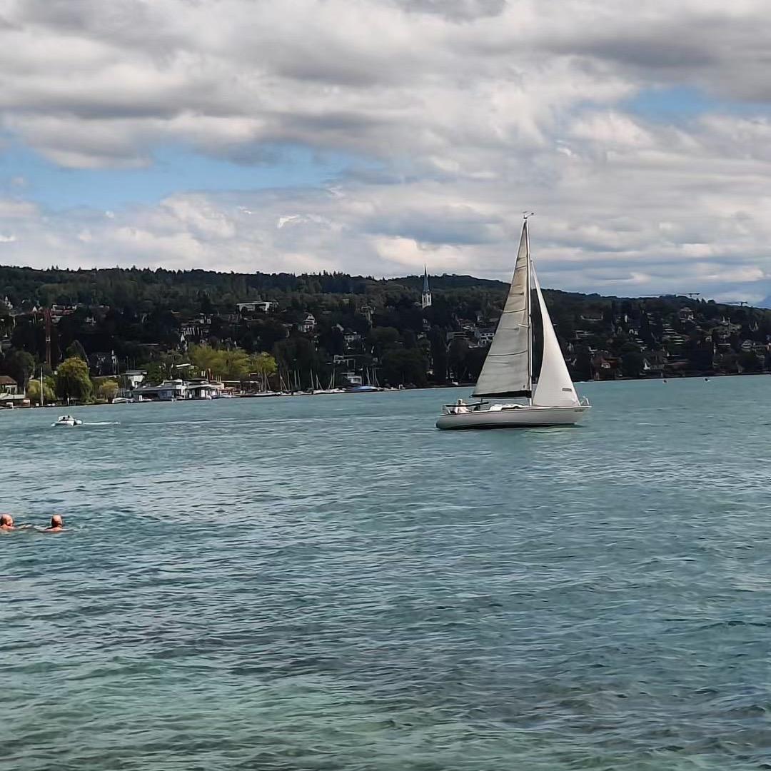 男女高级轻薄羽绒服