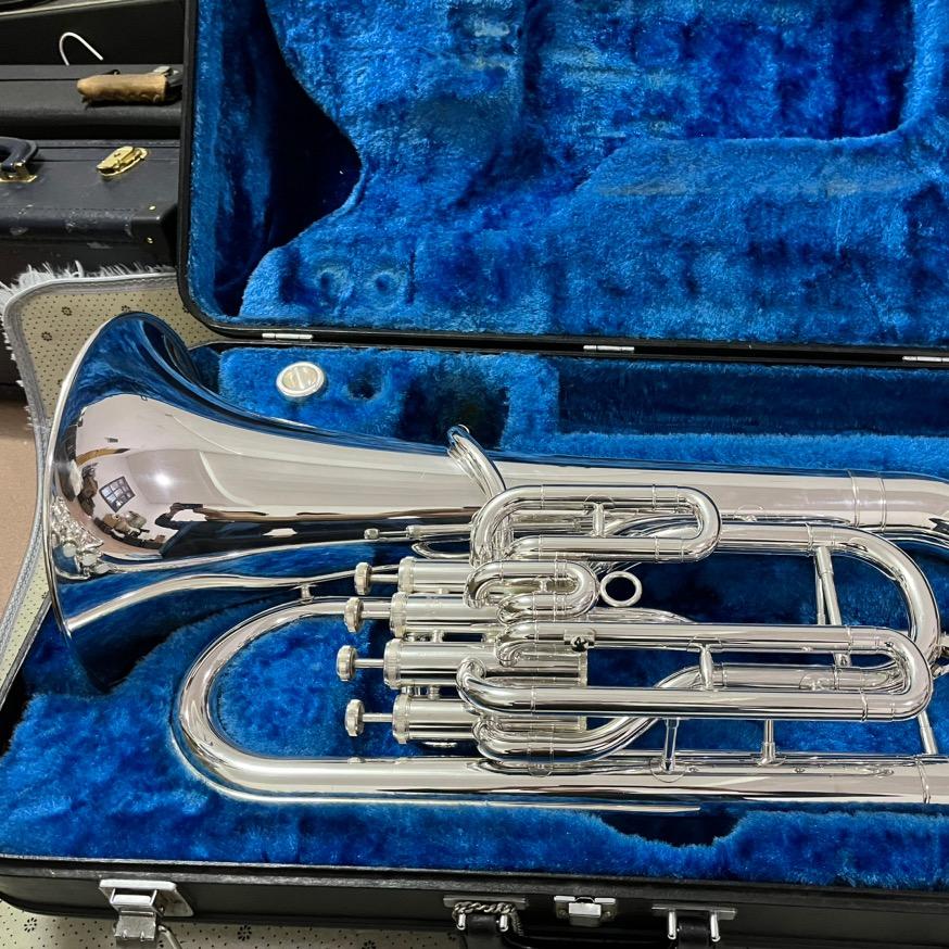 龙华小龚乐器零售店