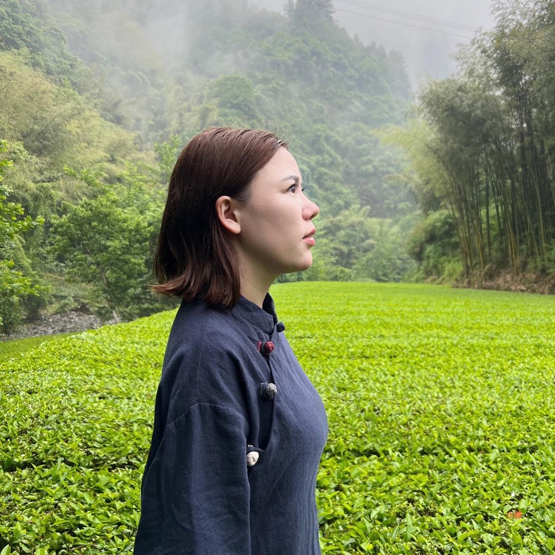 苗族吴小雅