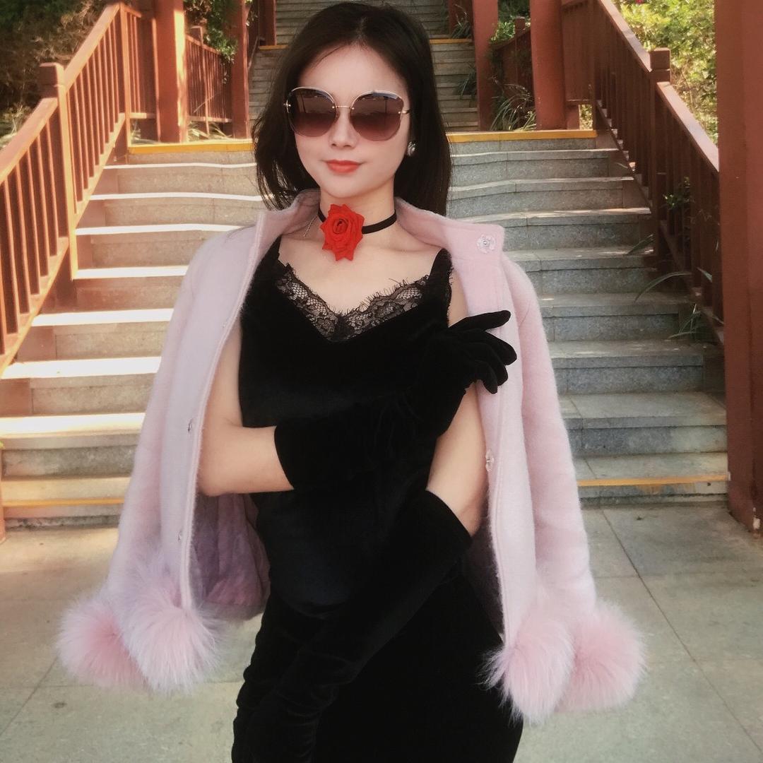 小小的妮