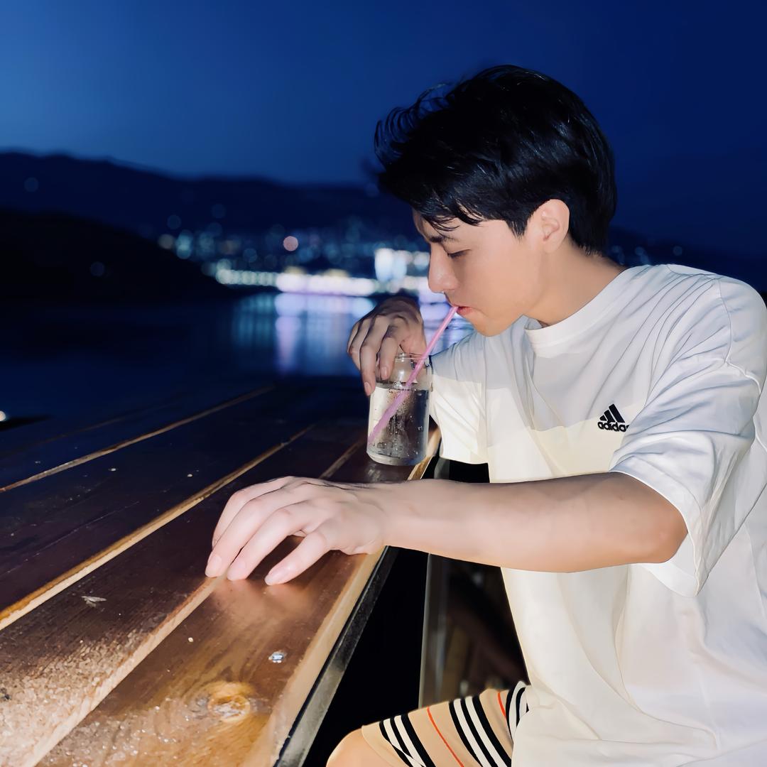 奉节发型设计@邱锐