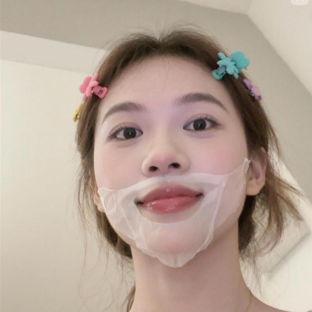 哝～