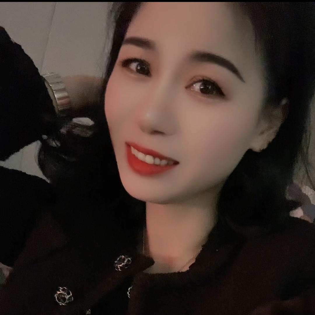 爱吃鱼的黑色猫