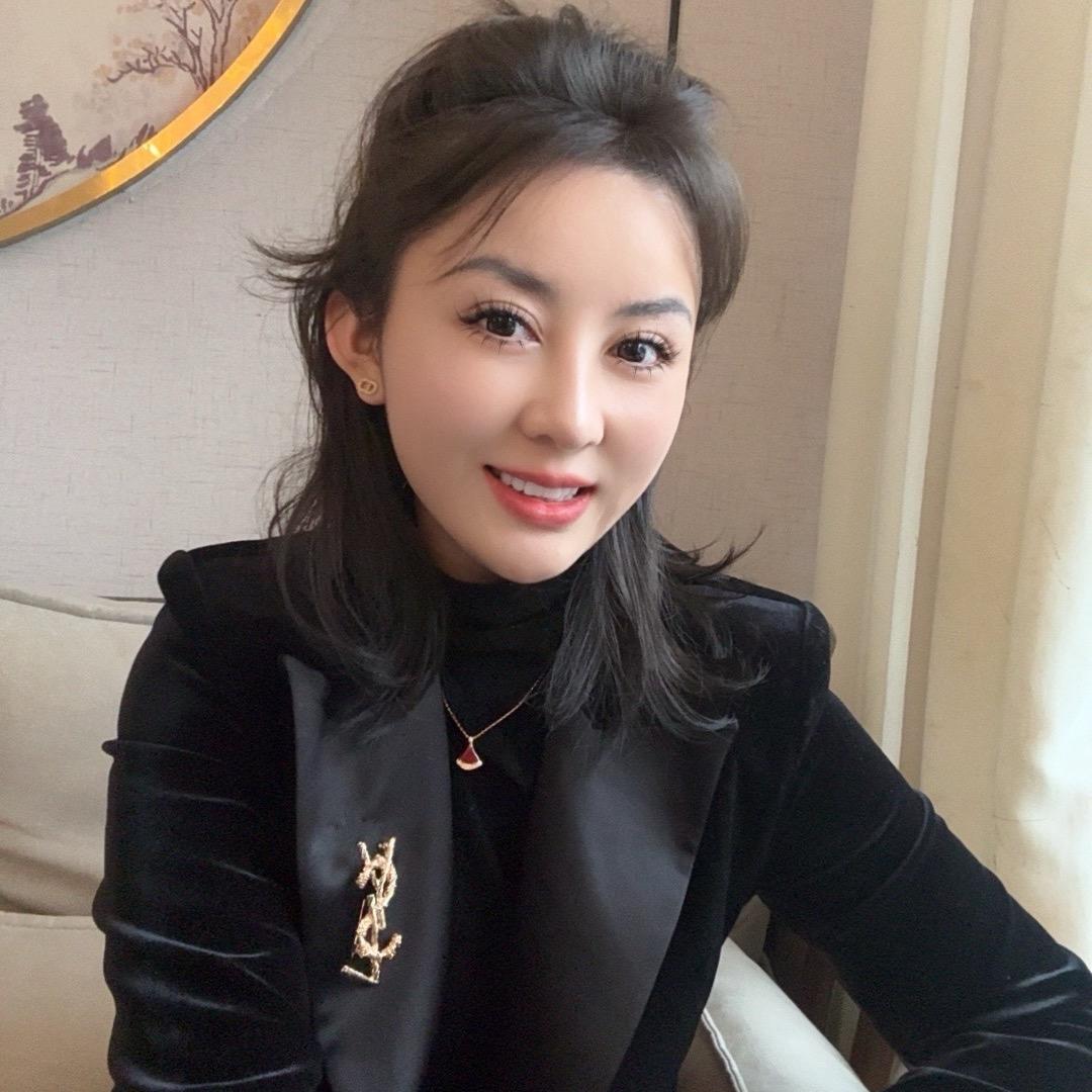 蒲江聚星时尚何玉琴