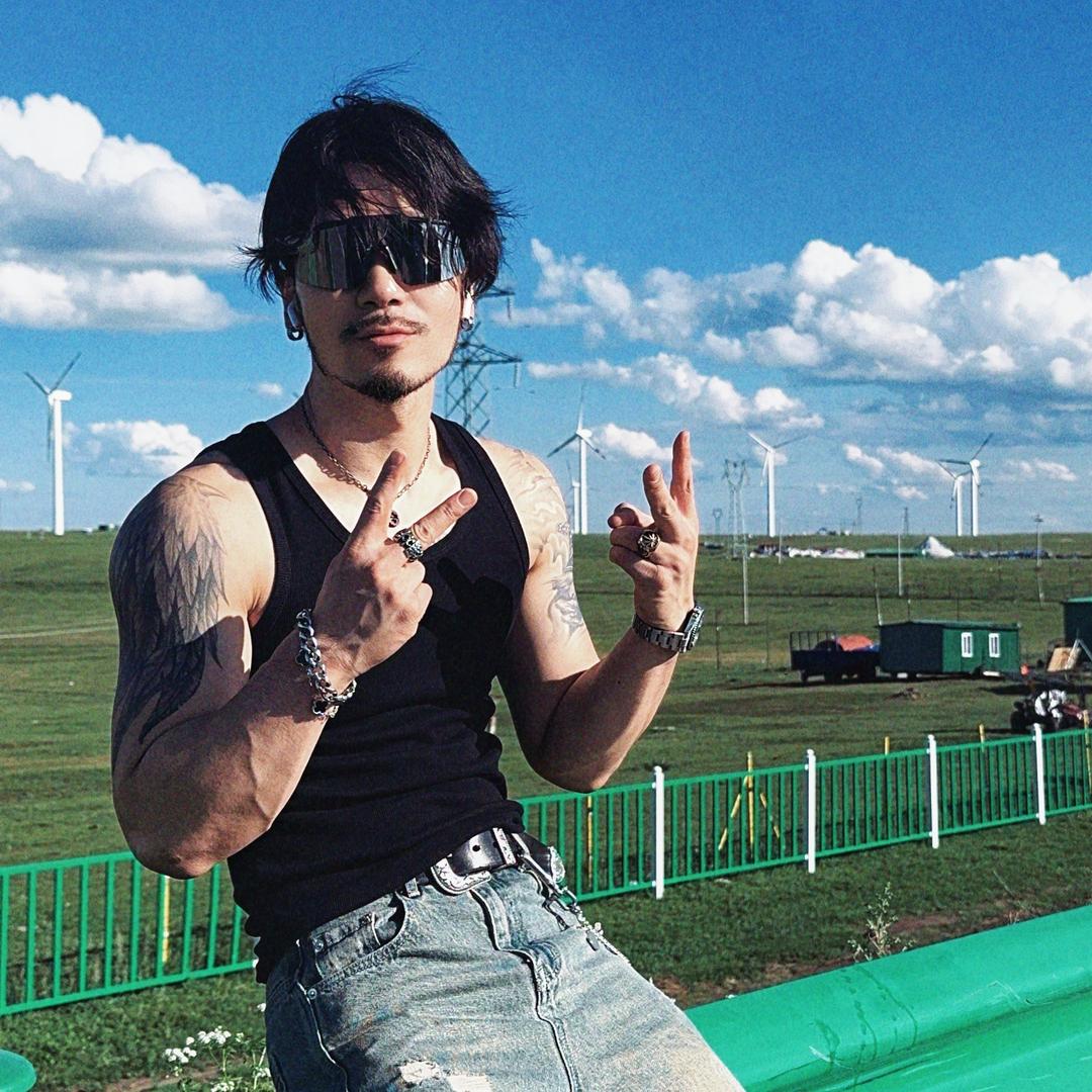 集宁简沙龙小刚