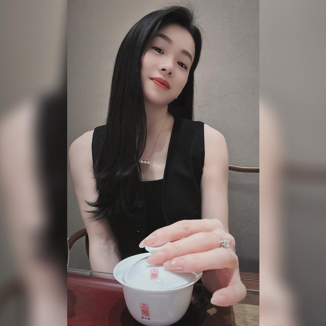 品三臻茶姑娘