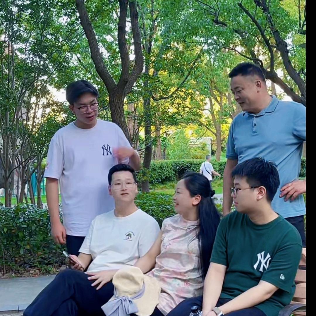 傅妮
