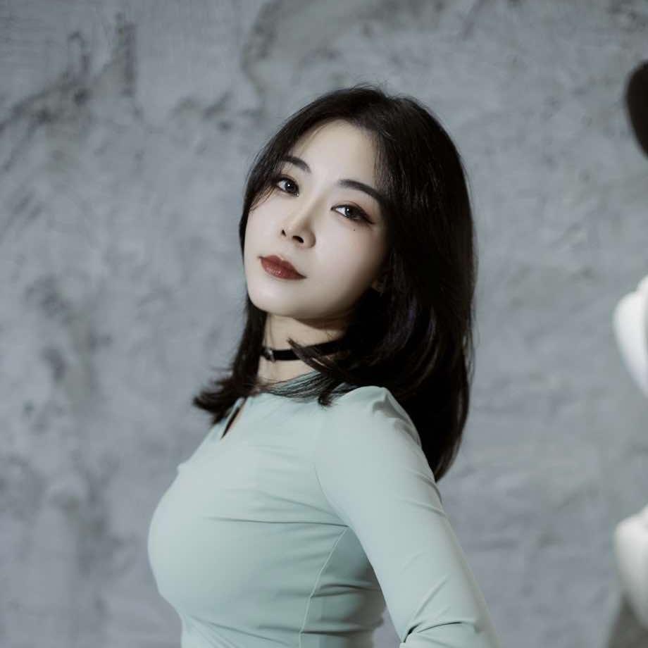 银锐24h健身 —Amy