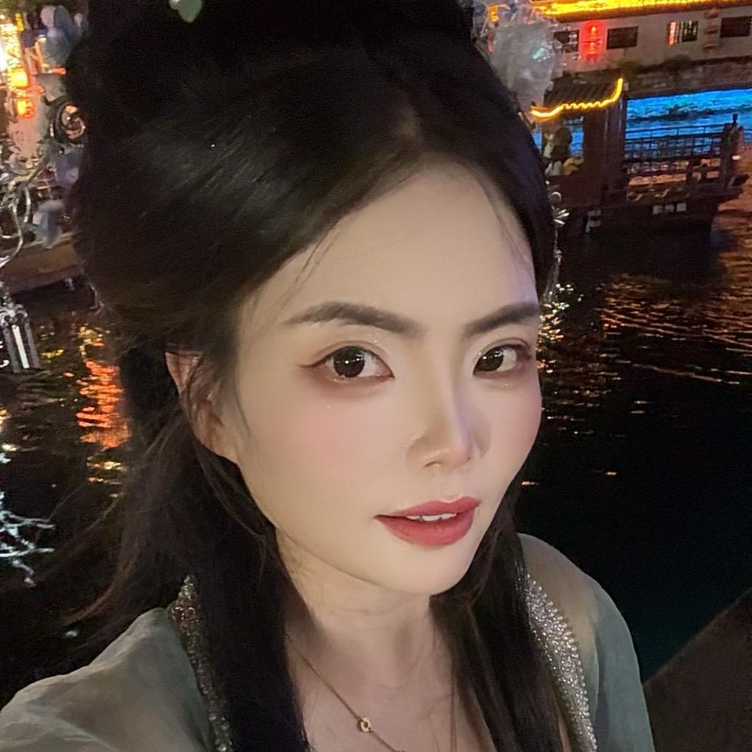 带刺的玫瑰。