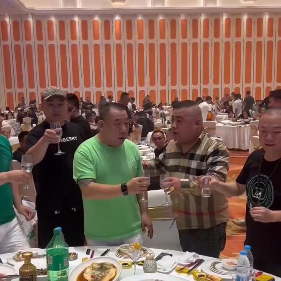 蓝鲸大头锅吃喝不用愁木子文武