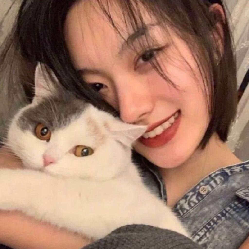 76在玩躲猫猫
