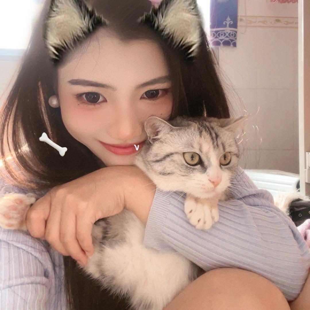发疯女人玩抖音