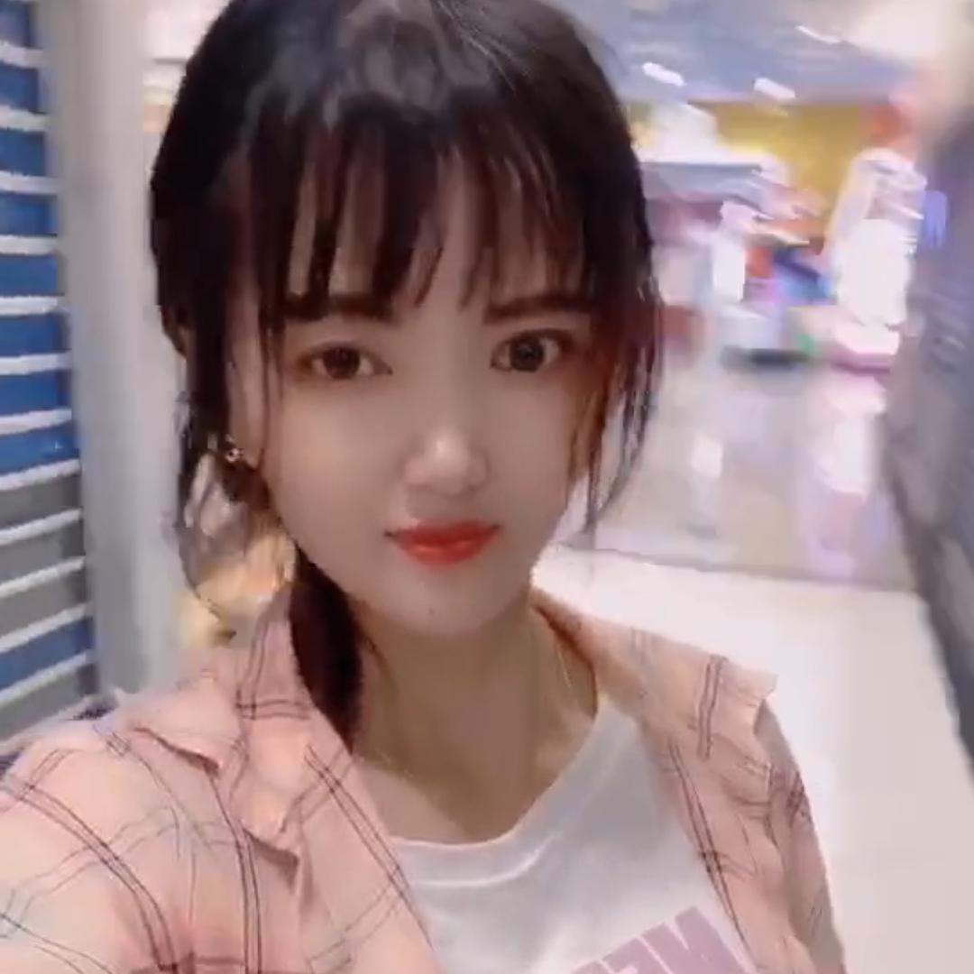 杨依依🌸