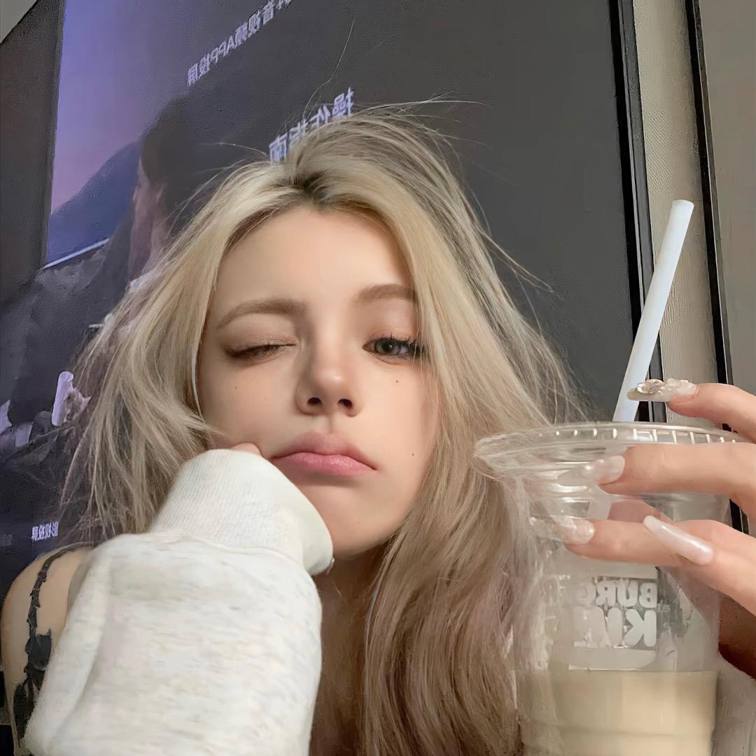 骑着海虾🦞喝着奶茶🥤