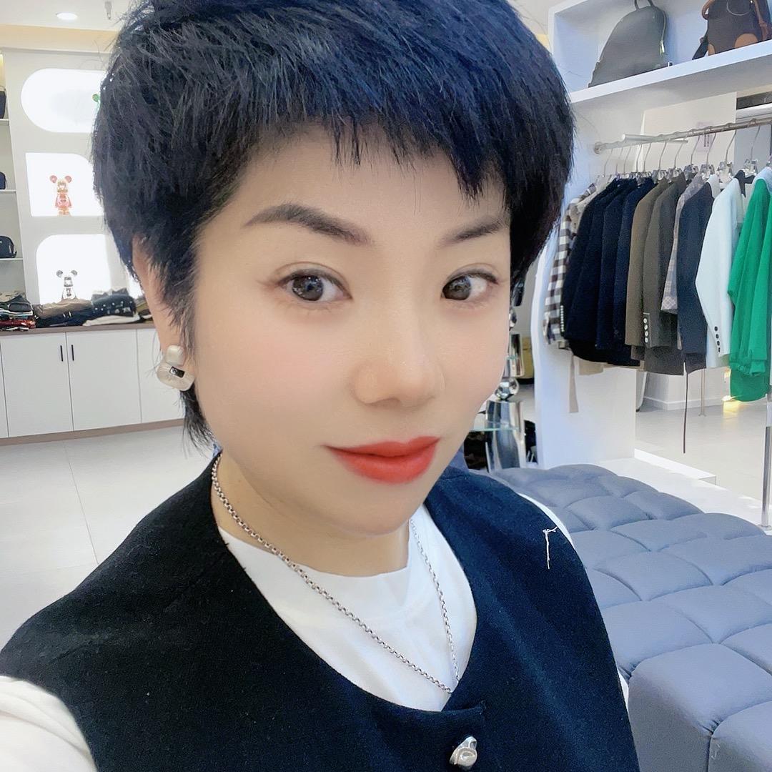 转角欧韩服饰店