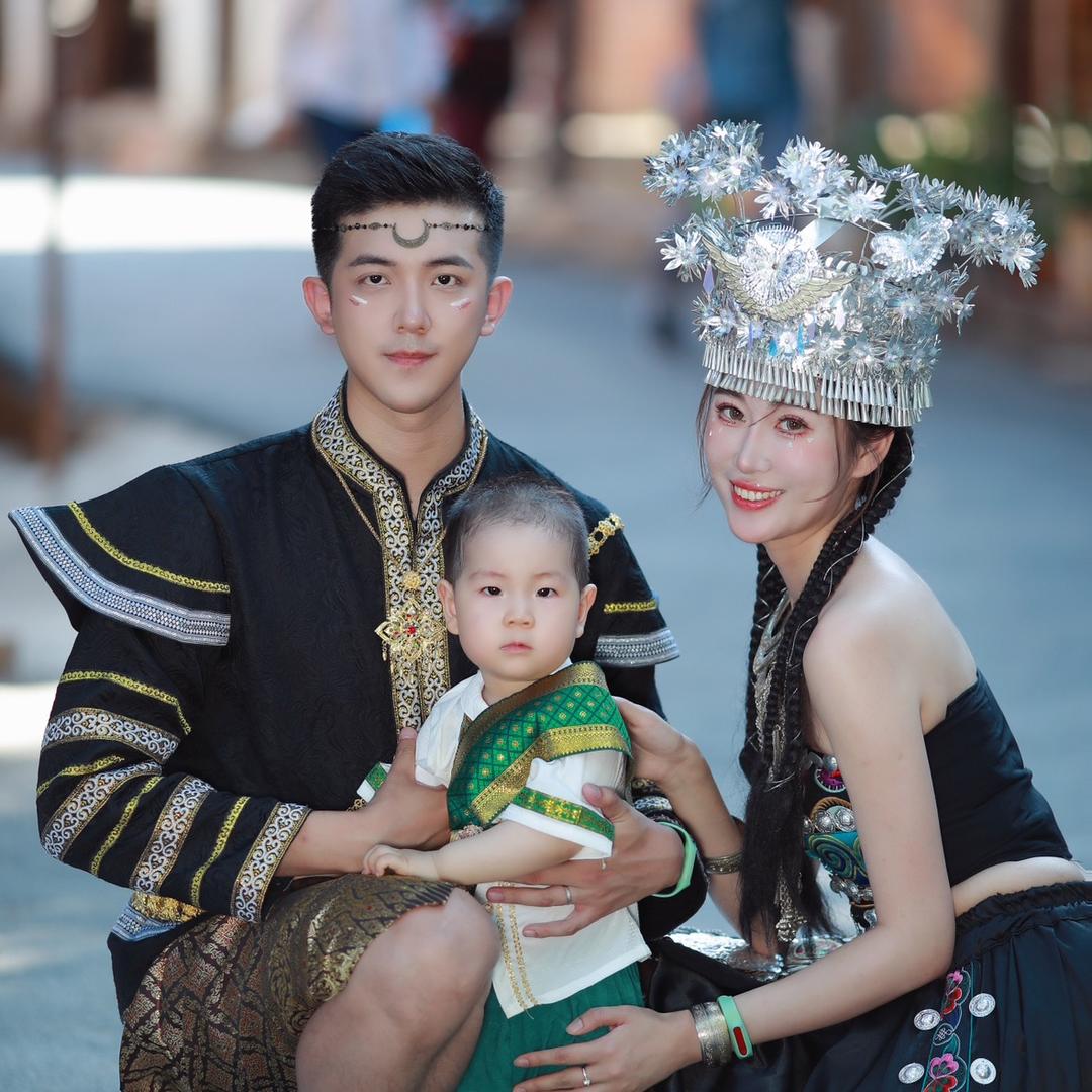 大旭小妮
