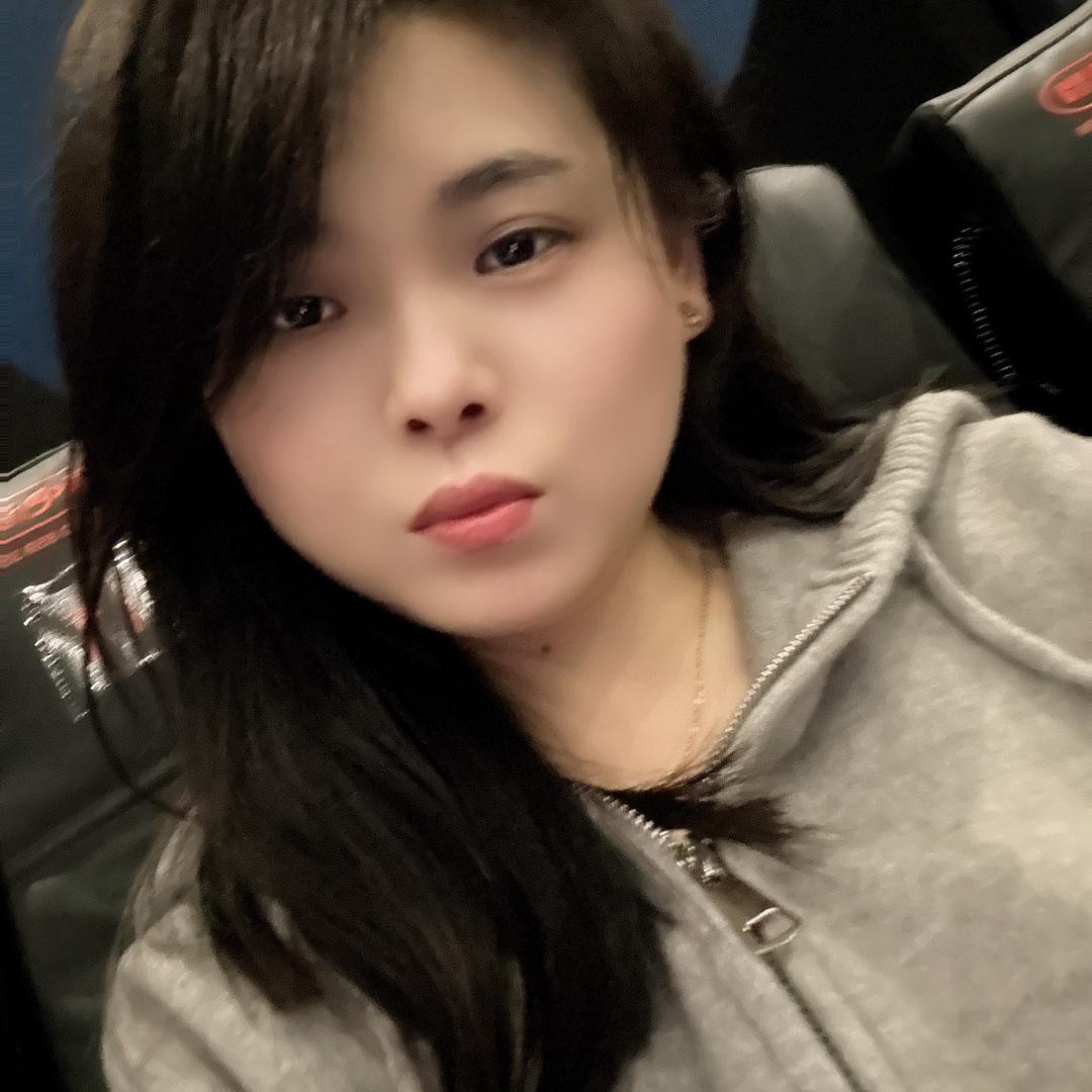 萌宝爱吃面包