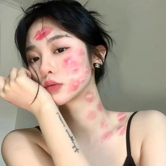 该出名