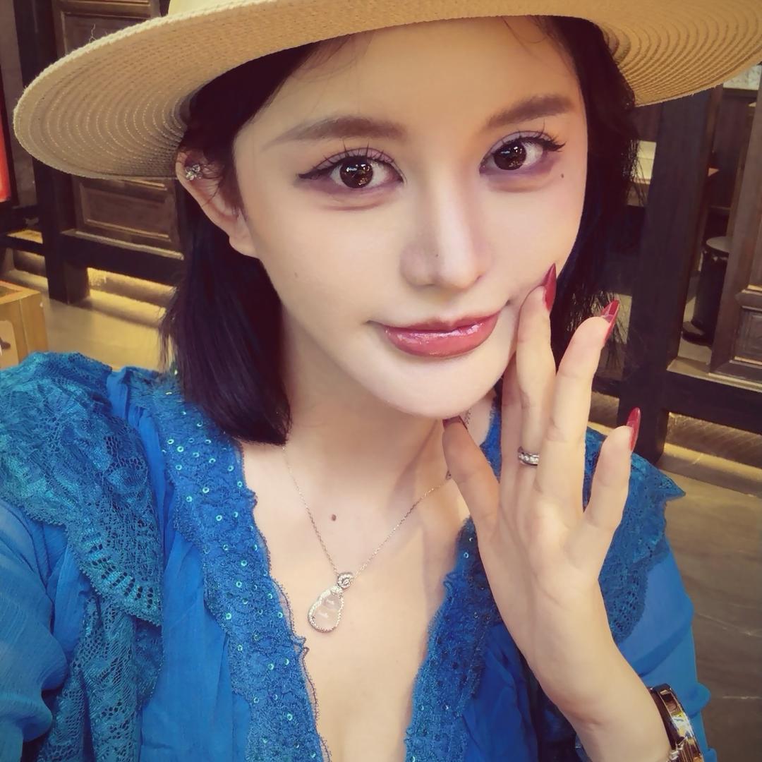 笨蛋美女-