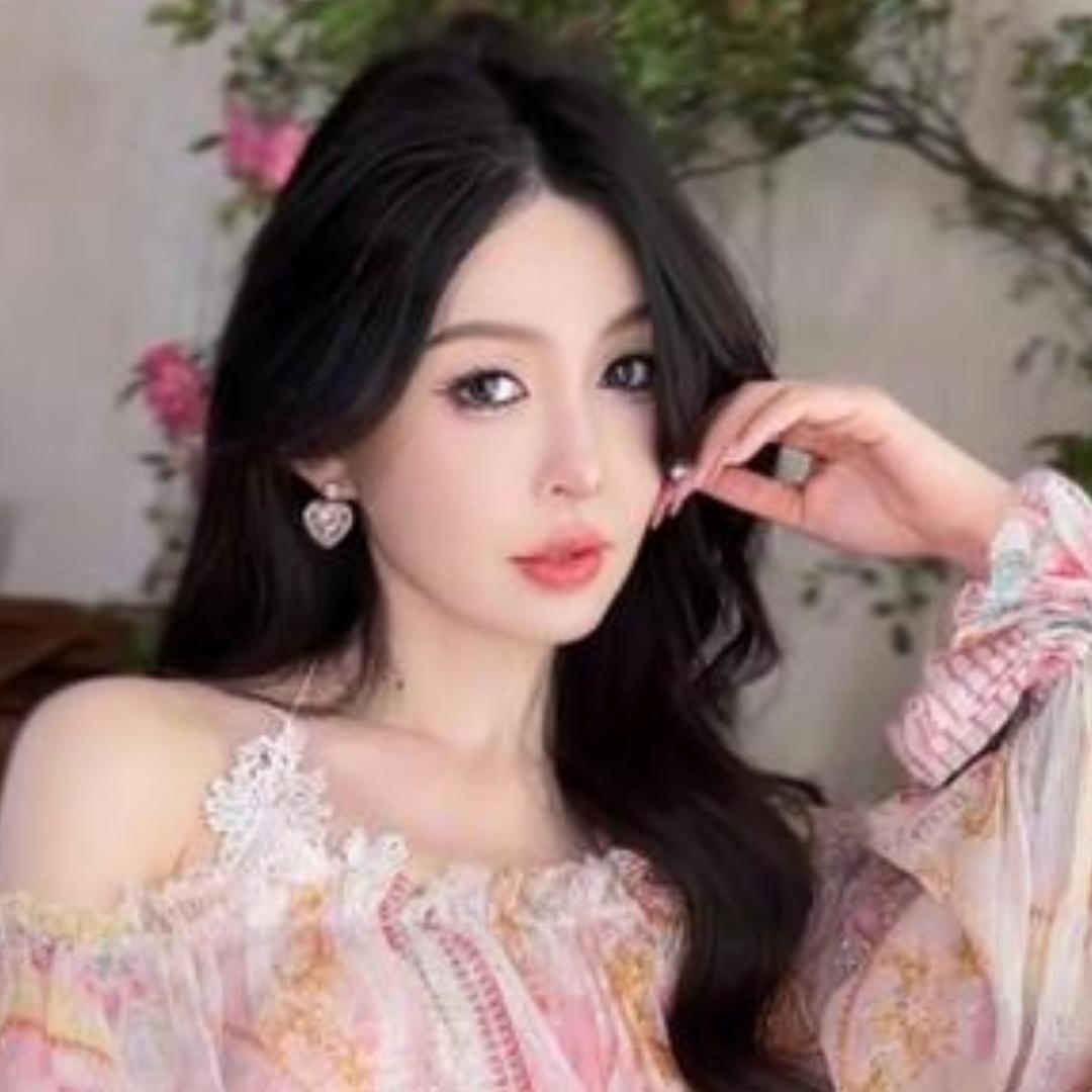 余潇潇🩷 高端轻奢女装