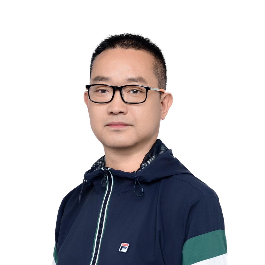 陈 东