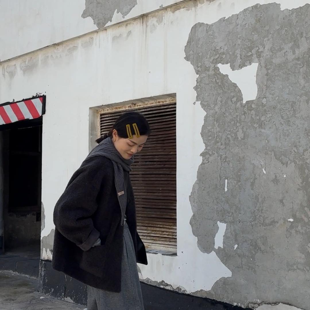 银基闹闹服装批发