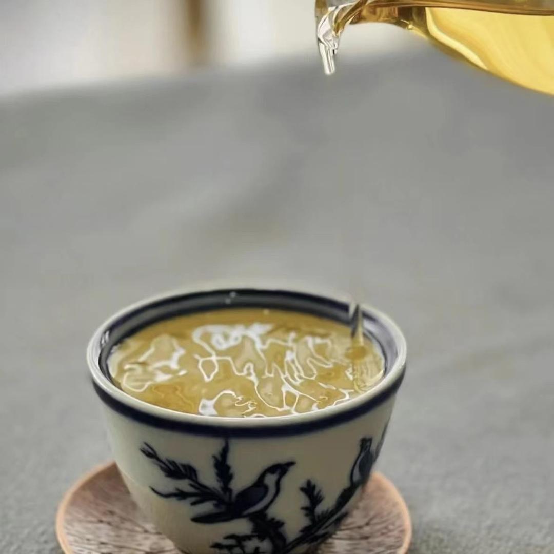 小龙女与小村长的茶