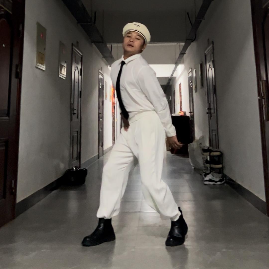@妖娆男哥
