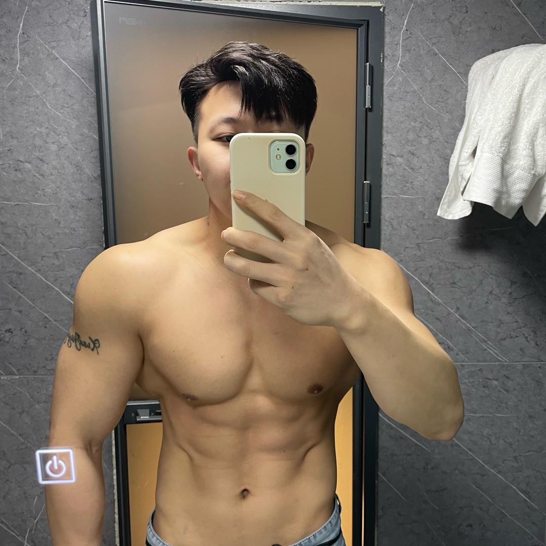 爱健身的鲁伟华(带娃版)