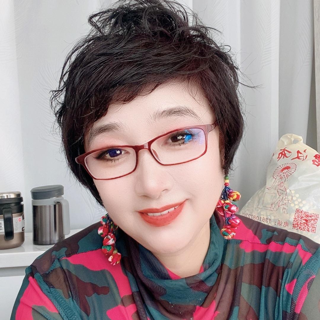 玲珑姐（爱唱地方戏）