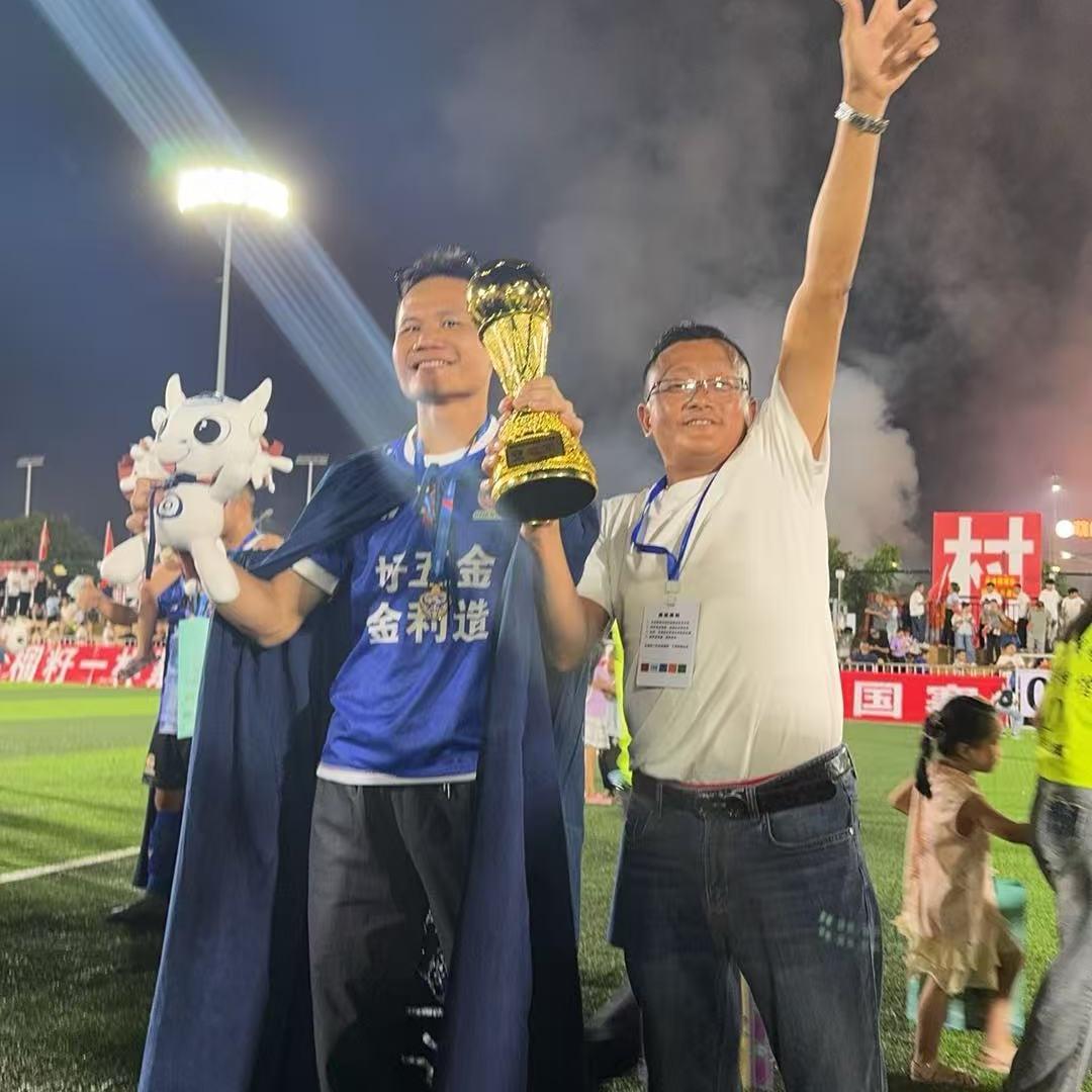 贵州榕江村超足球小哥哥