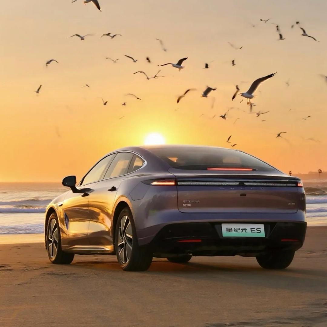 德凯星途小帅哥