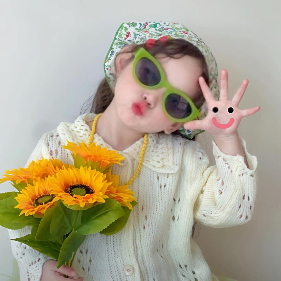 别捏我小脸ˡᵃʕ•̫͡•ʔ