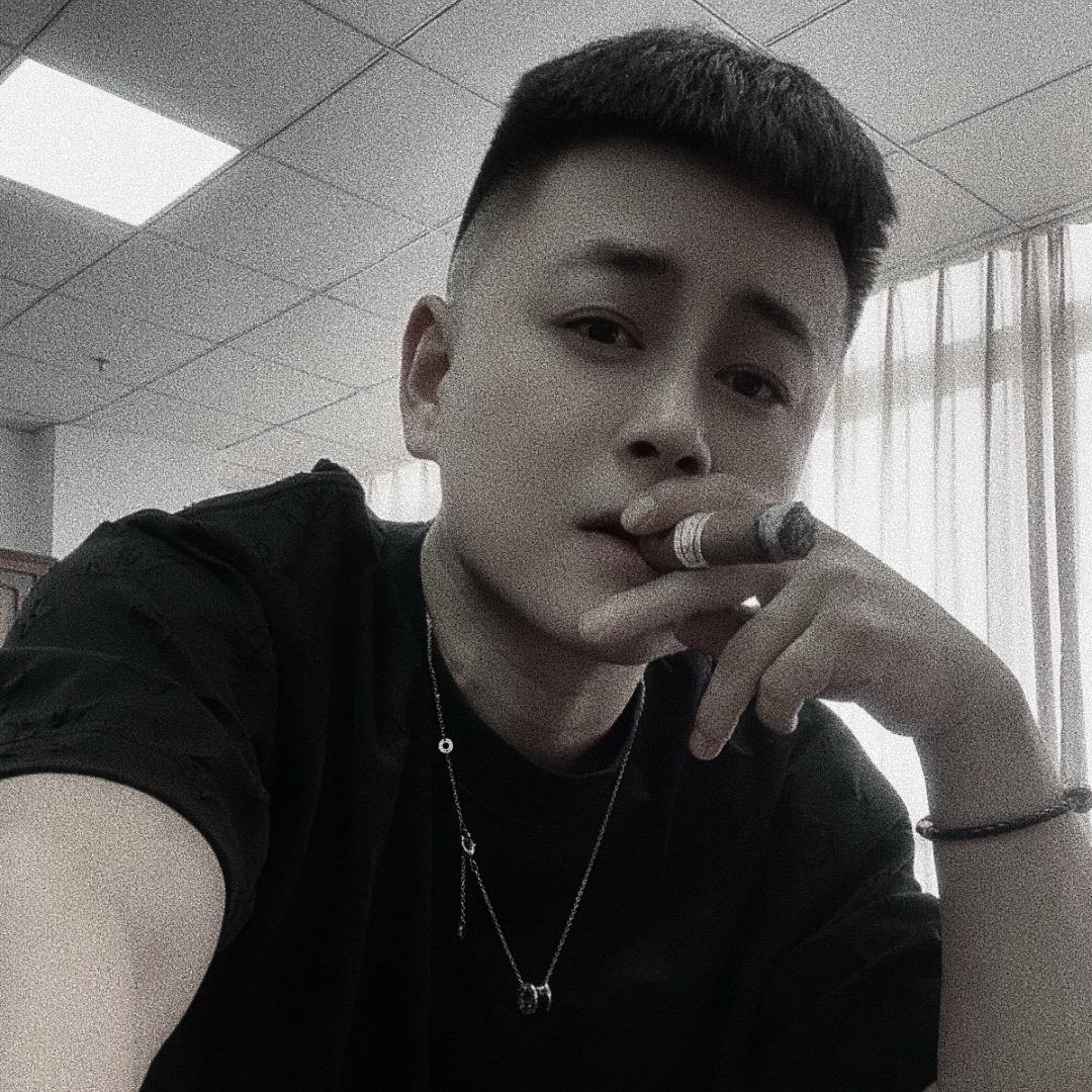 姓：陈➡️不是冠希