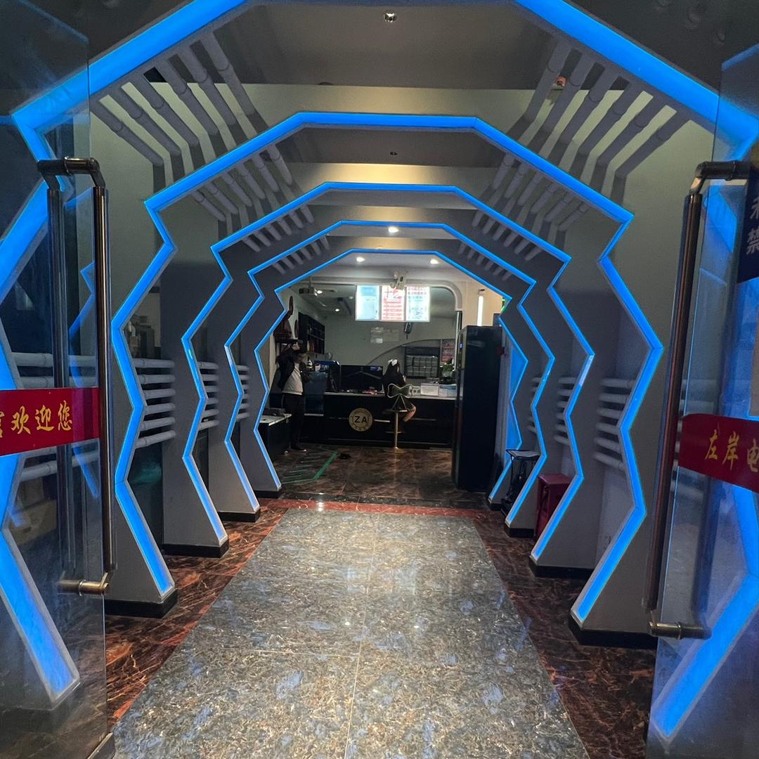 三台县左岸电竞综合体