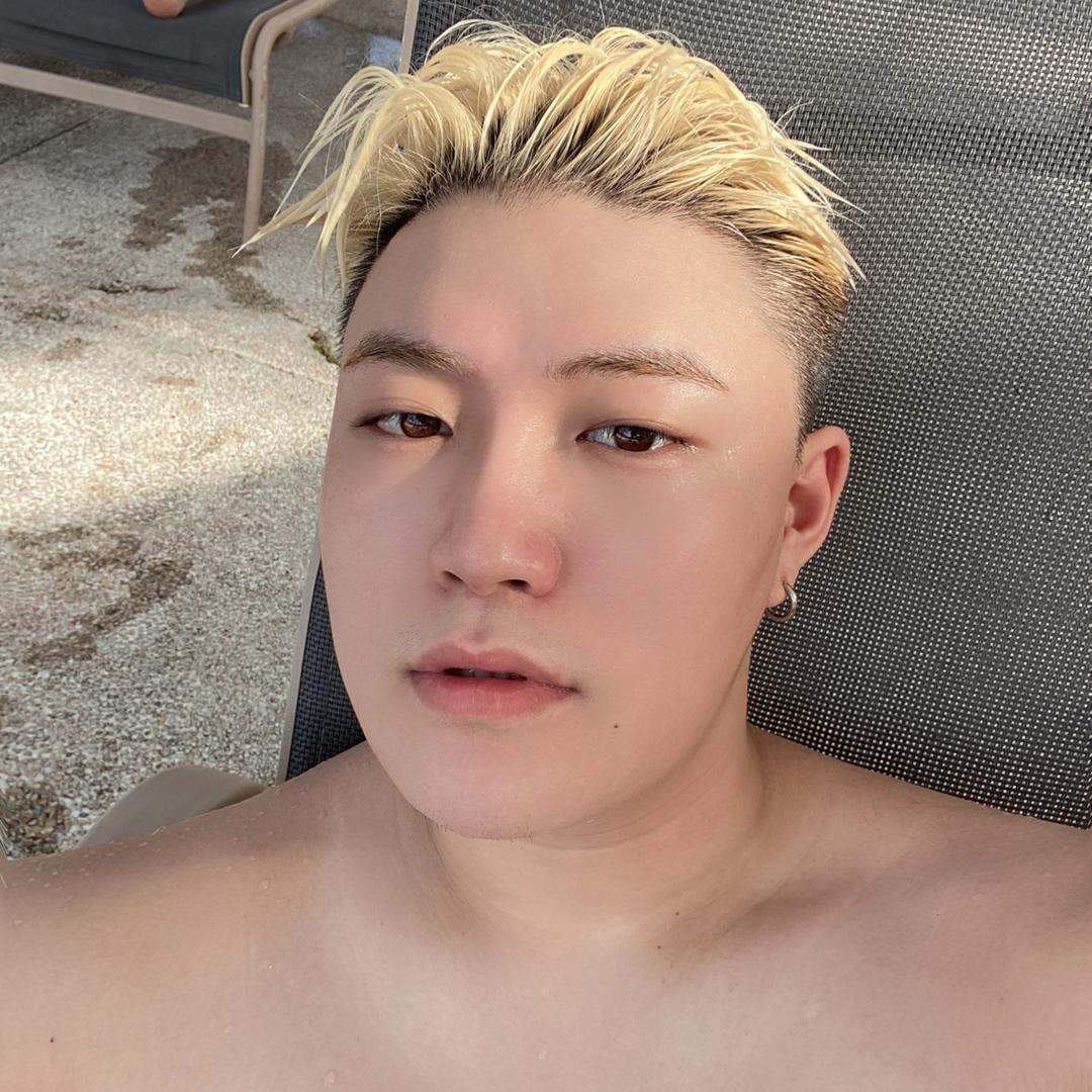 阿泽ZacKiss