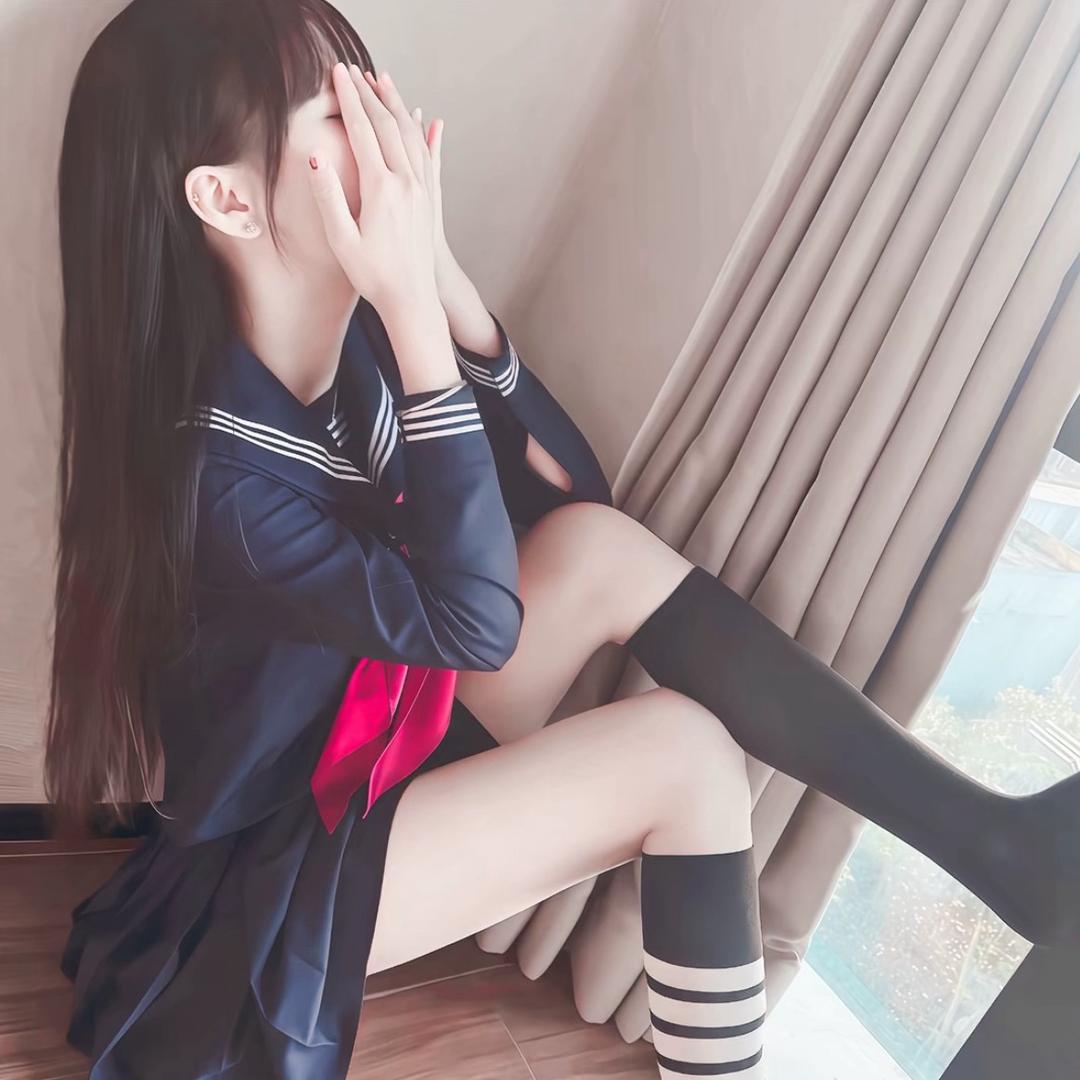 闺蜜挨打我卖萌