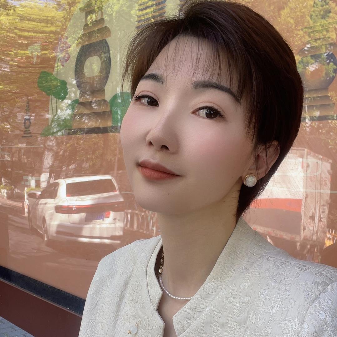 久黎慧丽 JIULIBOUTIQUE