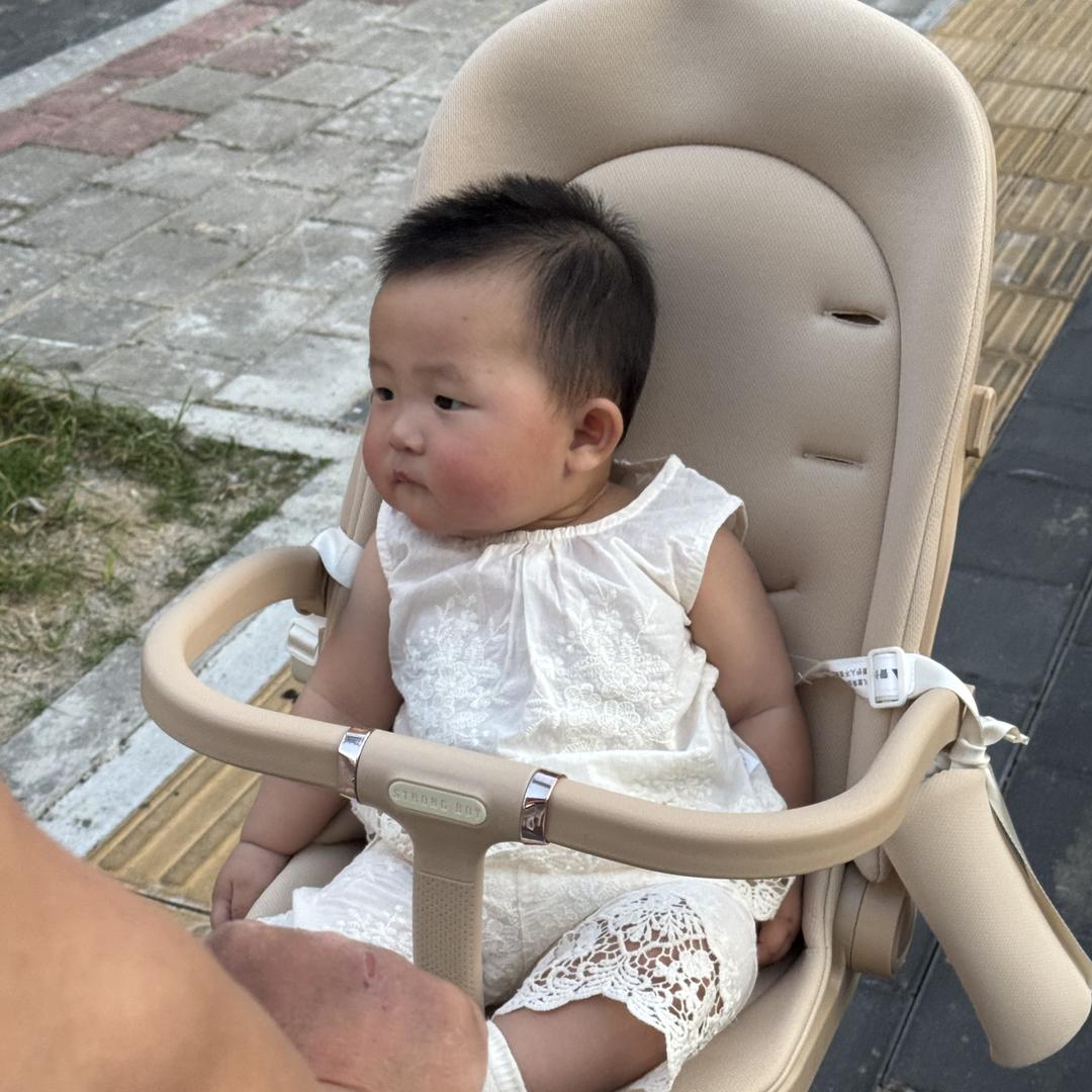 有一家服装店