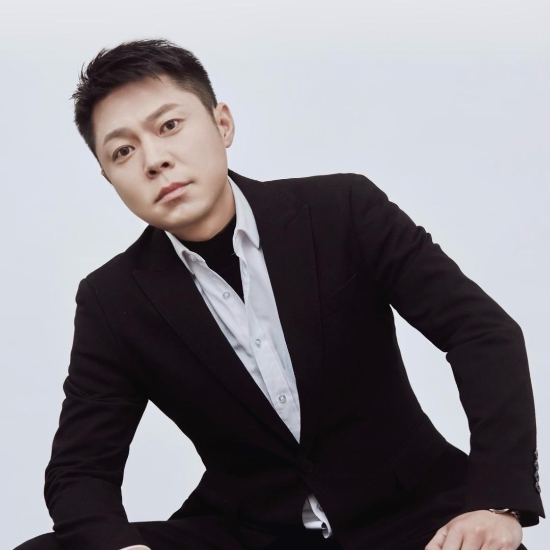 黯  然