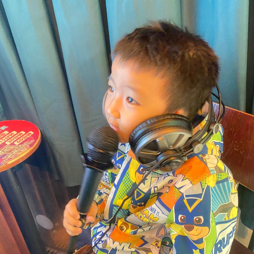 小宝《护宝大队大队长》