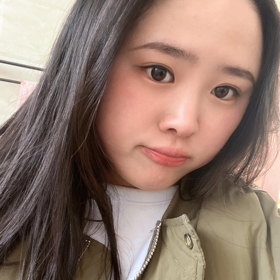 妮妮爱吃零食
