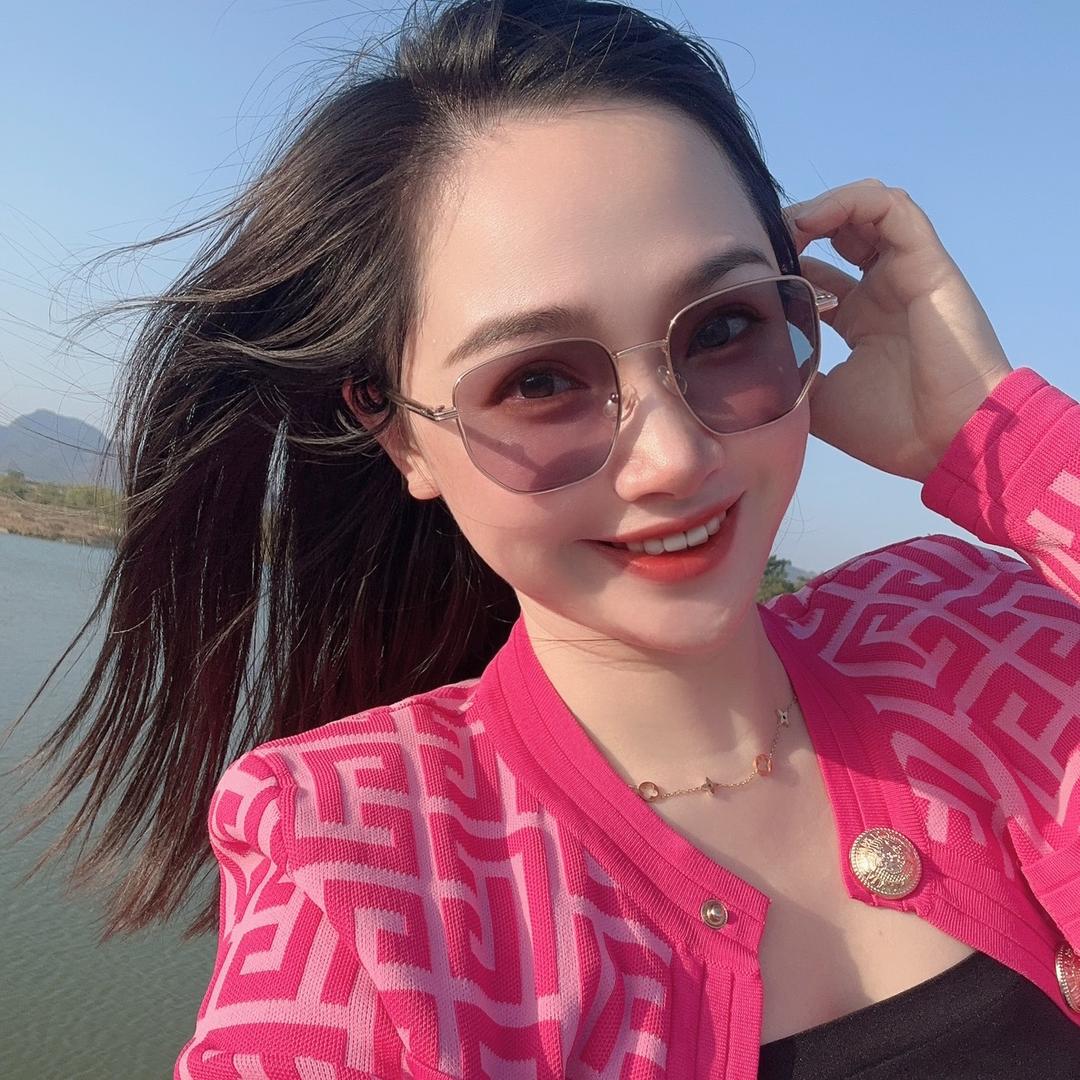 &.纭纭^_^
